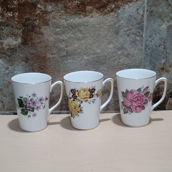 Royal Windsor Fine Bone China Floral Mugs Gold Trim Set of 3 - Picture 1 of 10